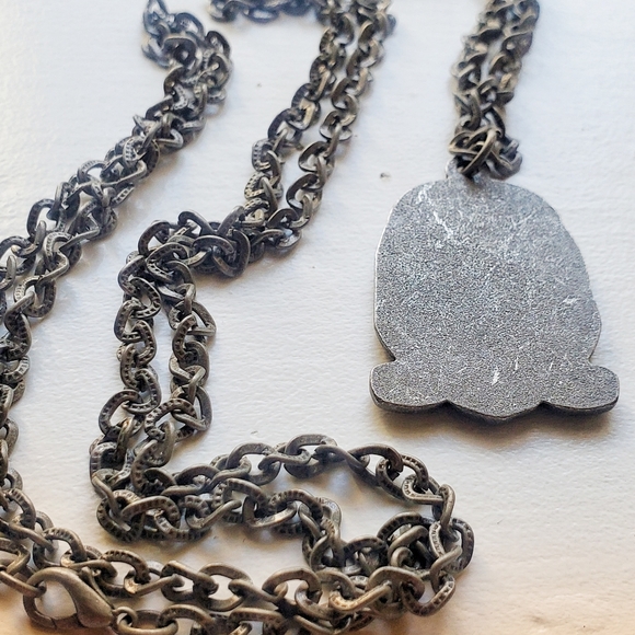 Twilight Cullen Pendant Necklace - Picture 5 of 5